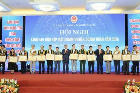 Hòa Phát vinh dự nhận bằng khen của Chủ tịch UBND tỉnh Hưng Yên