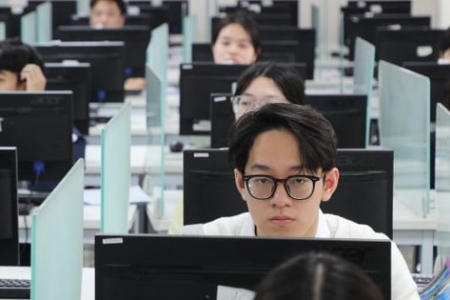 Xuất hiện thí sinh đạt 129 điểm kỳ thi Đánh giá năng lực Đại học Quốc gia Hà Nội năm 2026