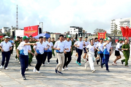 Ninh Bình: Hơn 4.000 người tham gia Ngày chạy Olympic vì sức khỏe toàn dân