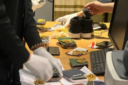 Hải quan khu vực III phối hợp, bắt giữ vụ vận chuyển số lượng lớn vàng trái phép