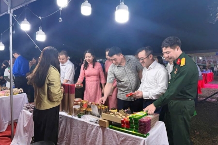 Phiên chợ OCOP và nông sản Quảng Trị: Nâng tầm thương hiệu sản phẩm địa phương