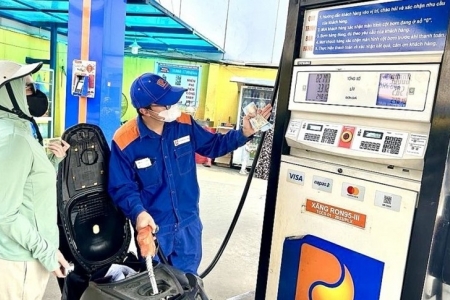 Giảm thuế đối với xăng, dầu từ 24 giờ ngày 26/3/2026