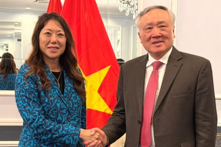 Phó Thủ tướng Thường trực Nguyễn Hòa Bình tiếp Bộ trưởng Tài chính bang California