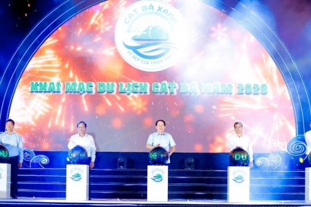 Khai mạc du lịch Cát Bà năm 2026: Đảo Ngọc tăng tốc chinh phục 4,7 triệu du khách