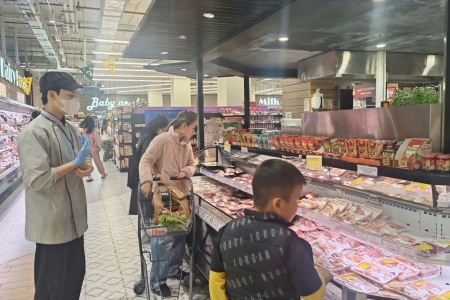 Bán lẻ giữ “mặt bằng giá” trong áp lực chi phí tăng cao