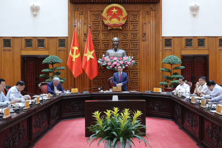 Thủ tướng: Xây dựng ngay kho dầu thô tại Nghi Sơn và tính toán các địa điểm khác