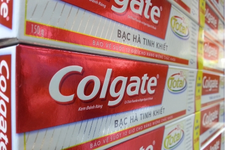Ngành hàng tiêu dùng trước sức ép pháp lý: Từ câu chuyện của Colgate