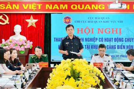 Tham vấn doanh nghiệp có hoạt động chuyển tải hàng hóa xuất nhập khẩu tại khu vực cảng biển Hòn Gai