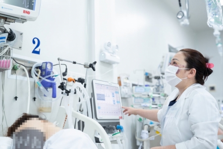 Hút mỡ tại phòng khám, người phụ nữ nguy kịch vì ngộ độc thuốc tê
