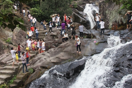 Bắc Ninh: Nhiều hoạt động đặc sắc tại lễ hội Đền Suối Mỡ - Đất thiêng tỏa sáng