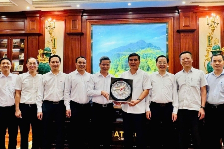 Vinachem làm việc với Tập đoàn Hateco về cung ứng sản phẩm cao su kỹ thuật cho Cảng Liên Chiểu