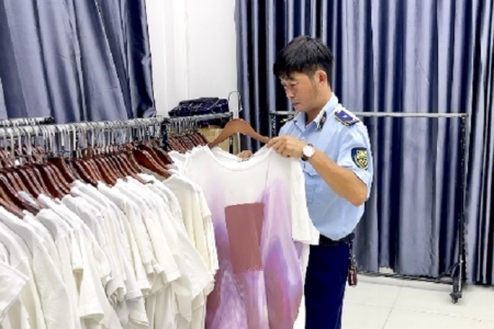 Gia Lai phát hiện hơn 2.520 sản phẩm thời trang không rõ nguồn gốc
