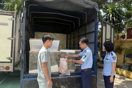 Bắc Ninh: Phát hiện, tiêu hủy 840 kg thịt bò đông lạnh không rõ nguồn gốc