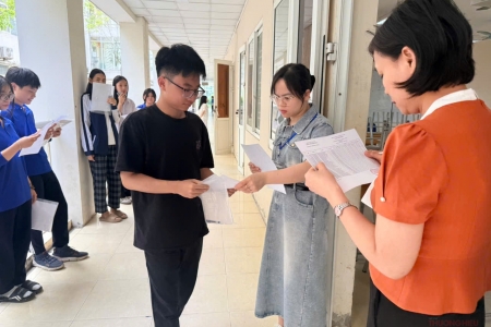 Hơn 1,22 triệu thí sinh làm thủ tục dự thi tốt nghiệp THPT 2026