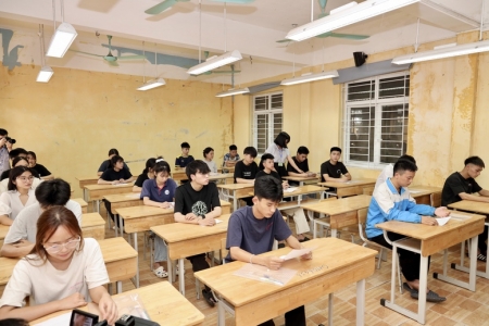 Ngày thi đầu tiên ghi nhận 27 trường hợp vi phạm quy chế