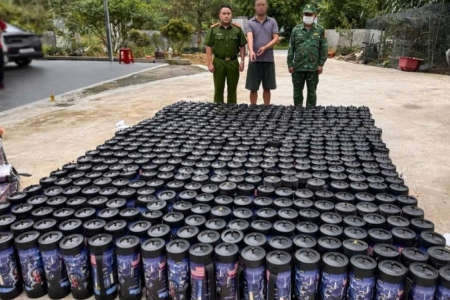 Quảng Ninh: Khởi tố đối tượng buôn lậu 518 bình khí cười qua biên giới