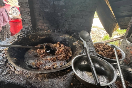 Quảng Ninh: Đột kích cơ sở chế biến mỡ lợn bẩn, thu giữ hàng tạ tang vật vi phạm