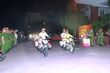 Nghệ An đồng loạt ra quân bảo đảm trật tự giao thông, ngăn chặn thanh thiếu niên vi phạm pháp luật dịp hè