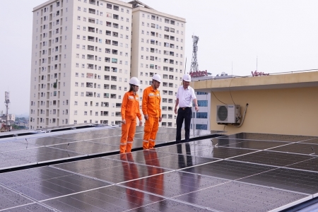 Lan tỏa phong trào lắp đặt điện mặt trời mái nhà từ người lao động ngành điện