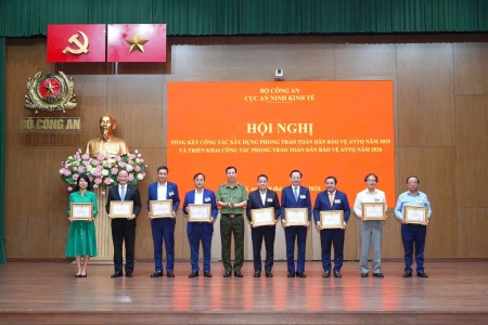 Vinachem được biểu dương trong phong trào toàn dân bảo vệ an ninh Tổ quốc