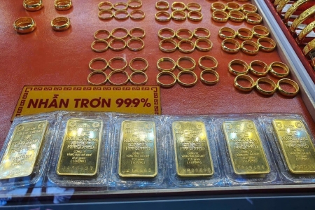 Giá vàng hôm nay 5/7: Vàng miếng giữ mốc 151,4 triệu đồng/lượng, vàng thế giới tăng mạnh