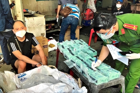 Cảnh giác thủ đoạn vận chuyển ma túy qua dịch vụ chuyển phát