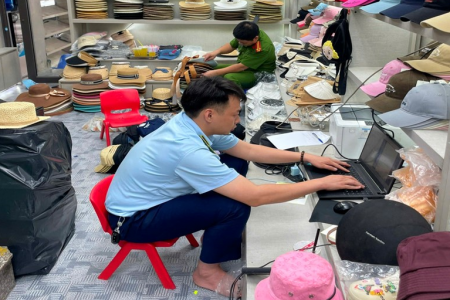 Bắc Ninh: Phạt nặng cơ sở kinh doanh hàng trăm mũ thời trang giả mạo nhãn hiệu