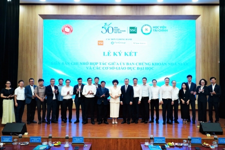 Lễ ký Biên bản ghi nhớ hợp tác giữa Ủy ban Chứng khoán Nhà nước và các cơ sở giáo dục Đại học