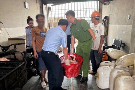 Gia Lai: Phát hiện và buộc tiêu hủy hơn 2 tấn da lợn, mỡ lợn bốc mùi