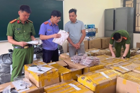Khởi tố đối tượng sản xuất gần 16.000 sản phẩm giả nhãn hiệu Owen, thu lợi hơn 2 tỷ đồng
