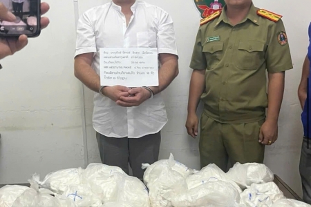 Bắt người nước ngoài mang 15kg heroin từ Luông Pha Băng về Việt Nam