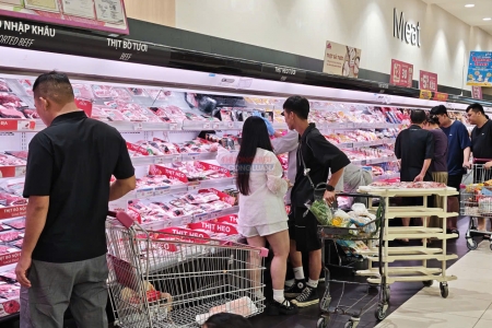 Hàng bình ổn giữ giá, góp phần giảm áp lực chi tiêu của người lao động