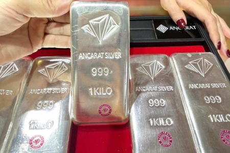 Giá bạc hôm nay 31/7: Tiếp tục tăng