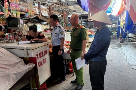 Tuyên Quang: Xử lý 73 vụ buôn lậu, hàng giả và gian lận thương mại trong tháng 7
