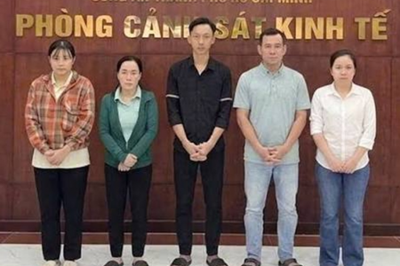 TP.HCM: Triệt phá đường dây sản xuất mỹ phẩm giả quy mô lớn