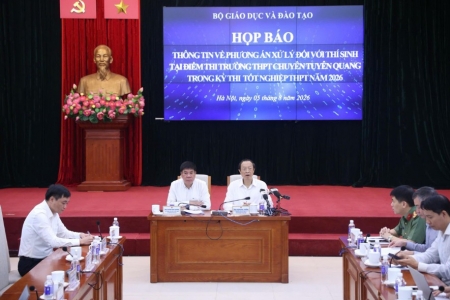 328 thí sinh Trường THPT Chuyên Tuyên Quang sẽ thi lại tất cả các môn