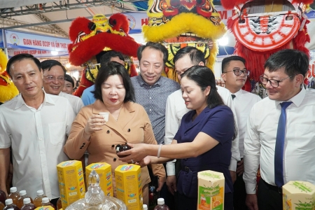 Thái Nguyên: Khai mạc Phiên chợ OCOP và ẩm thực vùng miền, mở rộng kết nối tiêu thụ nông sản