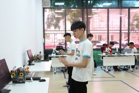 Bắc Ninh định hướng xây dựng mô hình phòng học STEM/STEAM hiện đại tại các cơ sở giáo dục