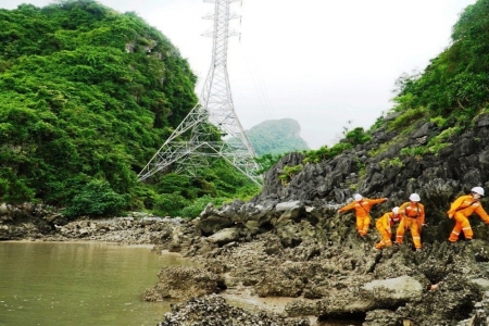Công ty Điện lực Quảng Ninh: 53 năm thắp sáng niềm tin trên Vùng Mỏ anh hùng