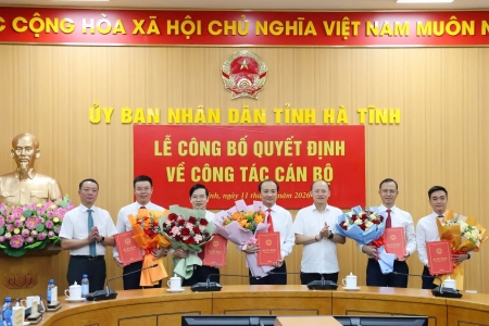 Hà Tĩnh công bố các quyết định về công tác cán bộ