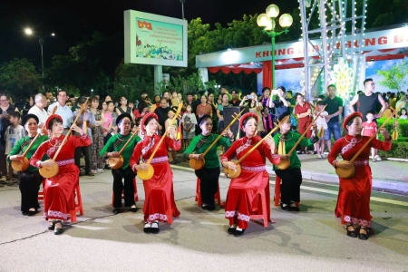 Lạng Sơn: Sôi nổi các hoạt động văn hóa, nghệ thuật tại Không gian Văn hóa đường Hùng Vương