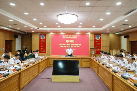 Cảnh sát biển Việt Nam chung sức ươm mầm tình yêu biển, đảo trong thế hệ trẻ