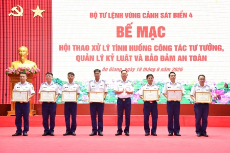 Triển khai thực hiện nghiêm Chỉ thị 76 của Bộ trưởng Bộ Quốc phòng gắn với thực tiễn chỉ huy, quản lý tại đơn vị