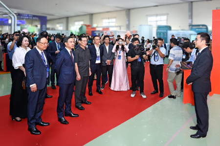 SHB SAHA Shop gây ấn tượng tại sự kiện Chuyển đổi số ngành Ngân hàng 2026