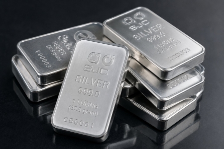 Giá bạc hôm nay 21/8: Quay đầu tăng