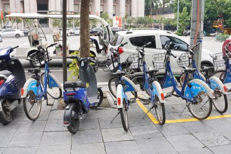 Người dân dần thay đổi cách đi lại trong vùng phát thải thấp Hà Nội