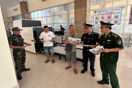 Hải quan khu vực VIII: Tăng cường phổ biến pháp luật tới cư dân khu vực biên giới