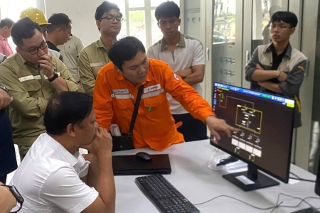 Công ty Điện lực Ninh Bình đóng điện thành công hệ thống lưu trữ năng lượng BESS đầu tiên