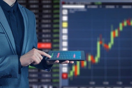 Chứng khoán phiên chiều 27/8: VN-Index tăng hơn 10 điểm khi VIC hồi phục tích cực