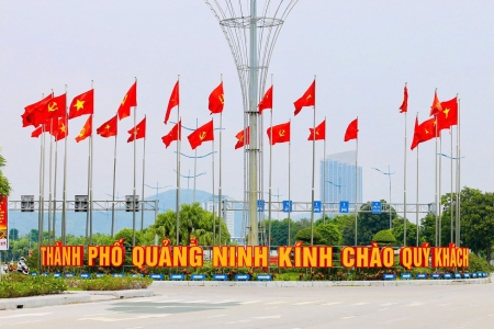 Quảng Ninh rực rỡ cờ hoa trước ngày chính thức lên thành phố trực thuộc Trung ương